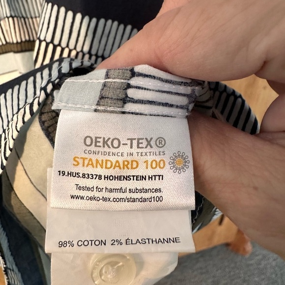 Perry Ellis Funky Fun Striped Short Sleeve Button Down - Like New - Picture 5 of 6